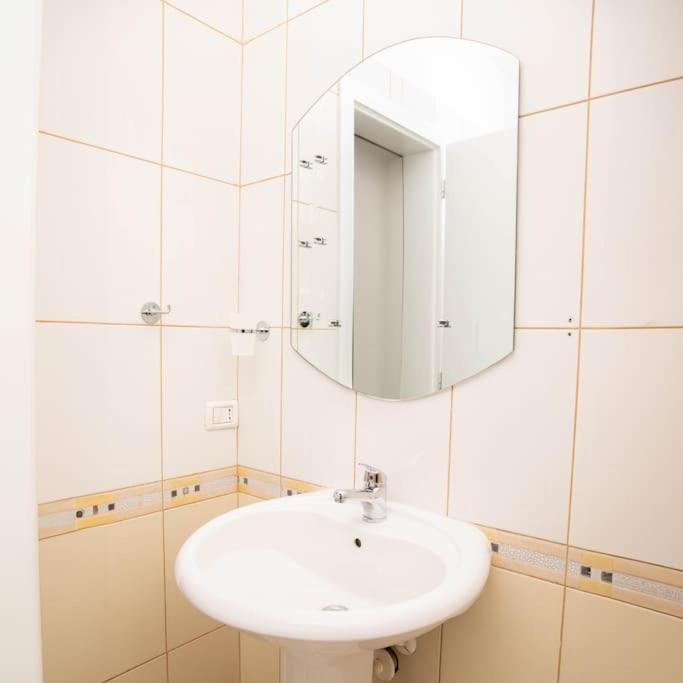 Suprem Apartment Τίρανα Εξωτερικό φωτογραφία